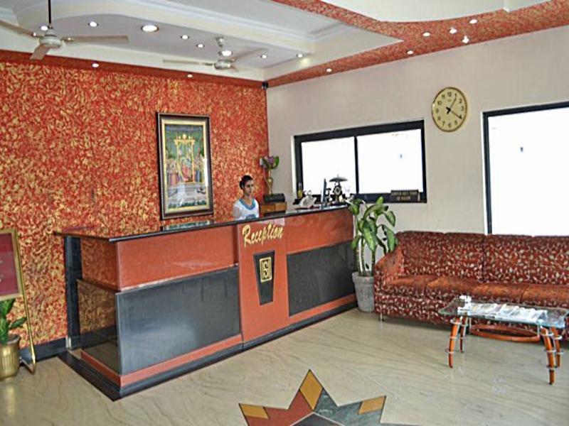 Oyo 26602 Hotel Shubham Dehradun Eksteriør billede