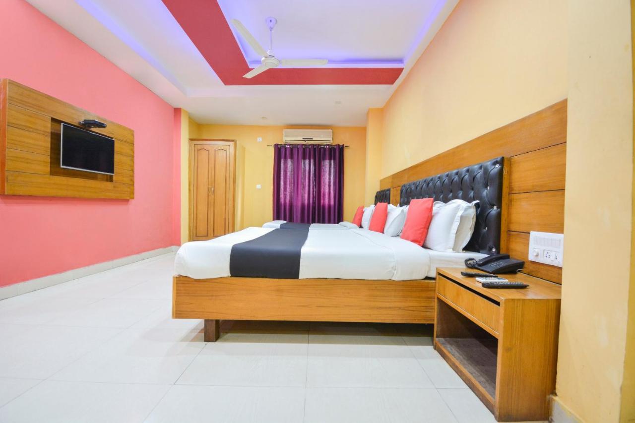 Oyo 26602 Hotel Shubham Dehradun Eksteriør billede